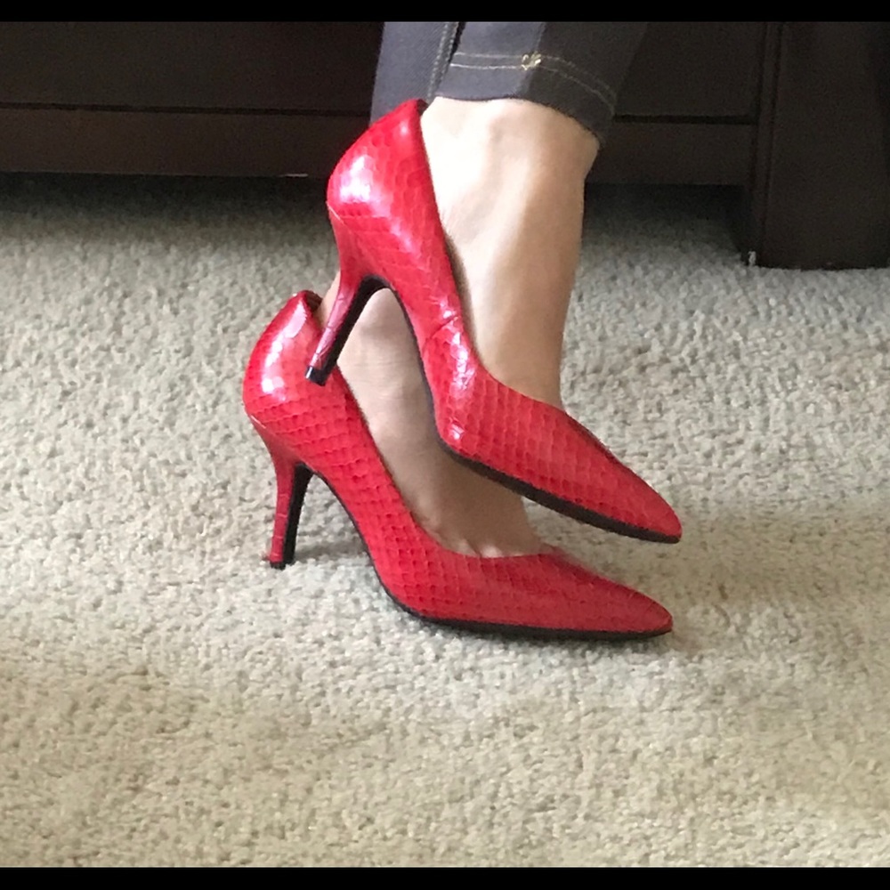 Kenneth Cole pumps
